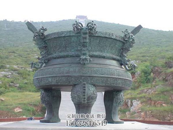仿古艺术宣德三足炉雕塑 仿古艺术宣德三足炉雕塑