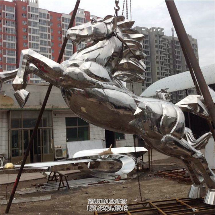 不锈钢奔马雕塑厂家,城市动物摆件,仿真小品 不锈钢奔马雕塑厂家,城市动物摆件,仿真小品