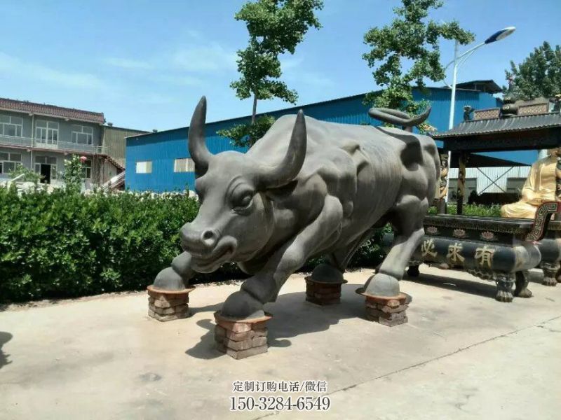 古铜色开荒牛雕塑 大型城市雕塑 商业街摆件 古铜色开荒牛雕塑 大型城市雕塑 商业街摆件